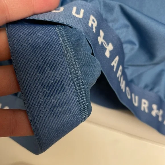 Under Armour Zip Up jacket - Picture 10 of 11